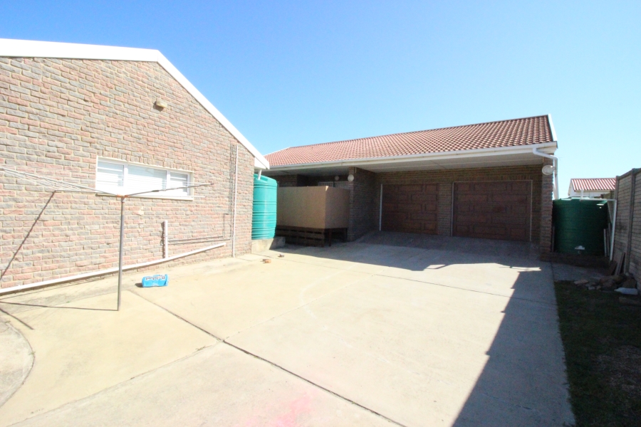 To Let 3 Bedroom Property for Rent in Kidds Beach Eastern Cape
